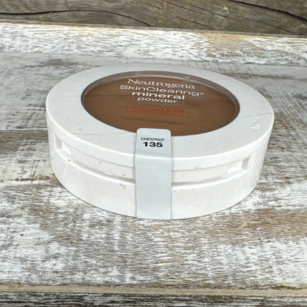Neutrogena Skin Clearing Mineral Powder Chestnut 135 | HTF Discont'd |MSRP = $14